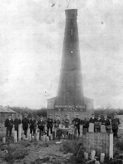 Maris, gemeente Helden: de diepste boring in Nederlands, 1914.